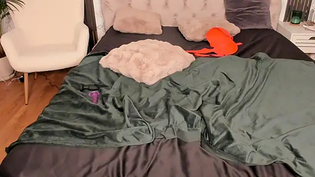 Mrs_Hot_Milf - get naked