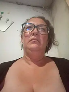 _Saraqueen-- - plug anal 4 min control domi last tip