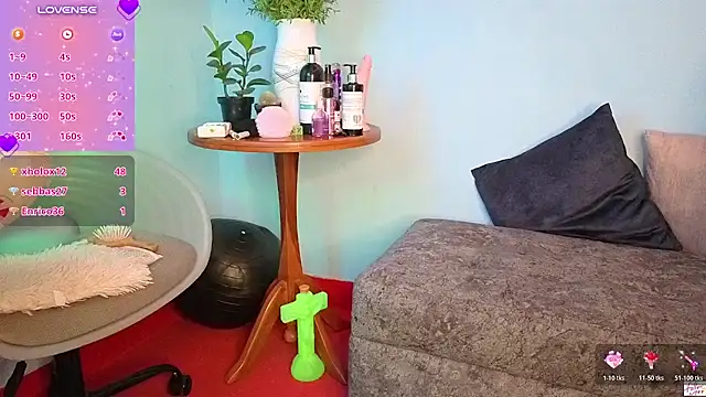 Vale_777_ - Quick look of tits+kiss on the tits x10s