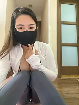 Yaoyao56789 - 瑜伽高难度动作自慰喷水裸体高潮