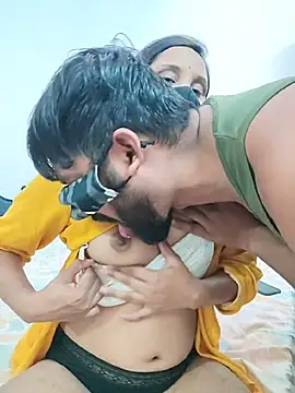 Your___Riya - Suck boobs in public 🌺💋