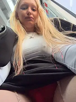 Elfi_InPublic - Camel toe+slap pussy LOUD in bus