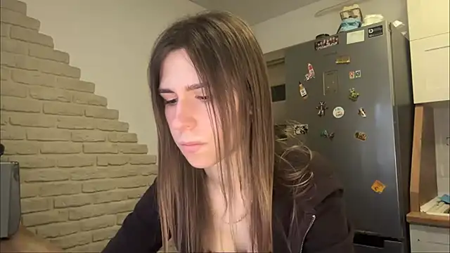 ZaraGuyette - touch shoulder