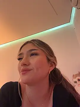 Ariannaa_1 - 20 squats, ass to the cam 😏