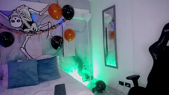 MylaDreams - show boobs