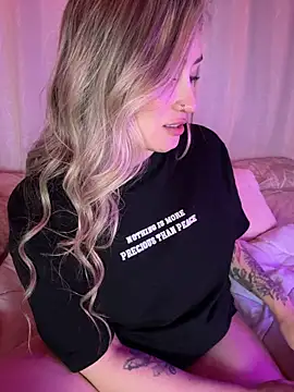 Lally_Valencia__