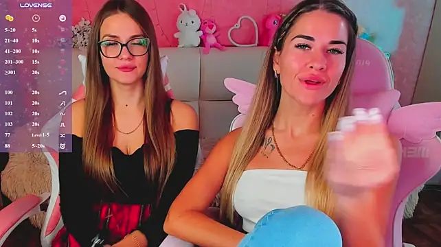 Hotty_girls_here - HOT KISS