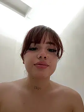 Amelia_rousse26 - Total naked outside the bathroom
