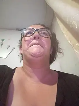 _Saraqueen-- - plug anal 4 min control domi last tip