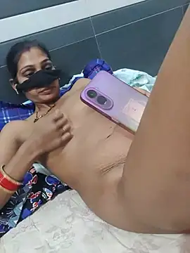 V_Hot_Sonam