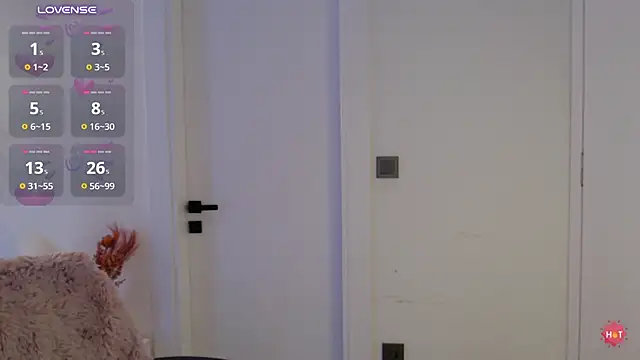 SoraLuna - Tits OUT!