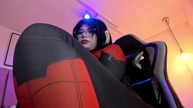 Kitty_Gang - Ride dildo watching my ass up close 🔥
