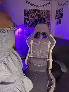 AnngelaSkye - 💗Flash boobs 🥰