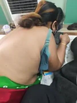 Lily-Darlling - Ass show without panty