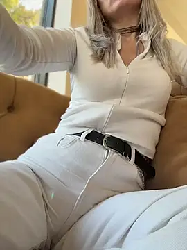 Crazy-Rosa - Hi guys 💋play with my pussy💋