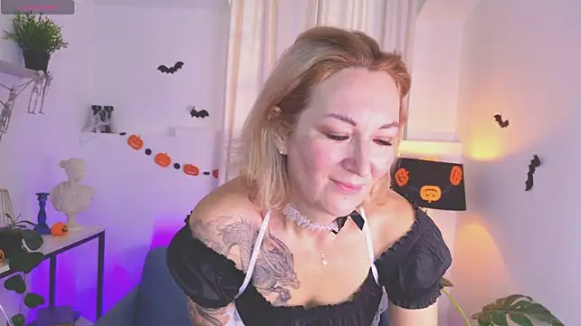 HelenDragonMother - air kiss
