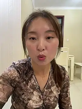 Lianer_520 - 平台首秀，希望哥哥们多多支持莲儿！