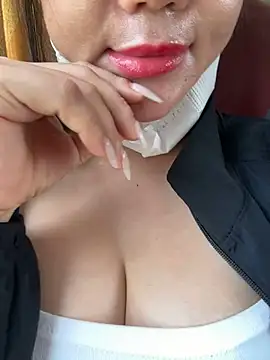May-Squirt - Make my dress wet in puclic And squirt