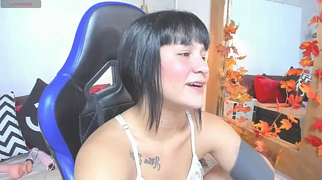 SweetDaya - fuck a big dildo