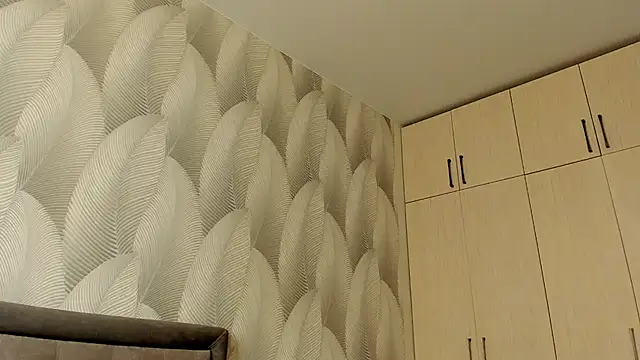 Bambiii_bby - stay topless