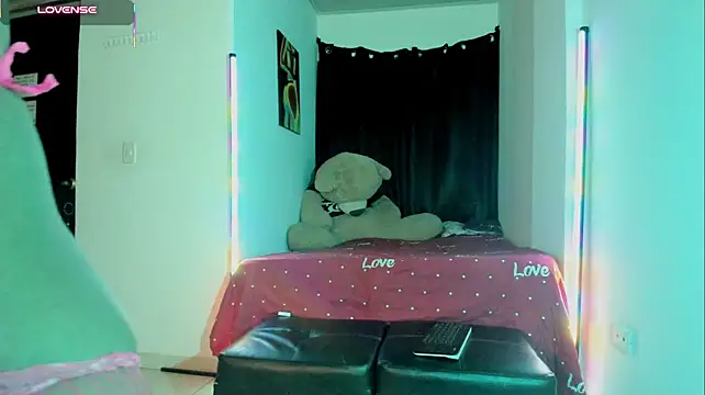 Dark_chanel - a wet kiss