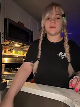 Cutiepiespanks - Tease ass with glass😏
