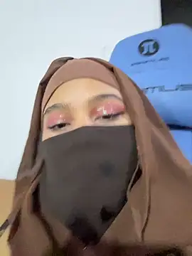 Aylin_arabic - One less garment🔥
