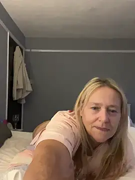 Blondnboujee53 - Rub clit