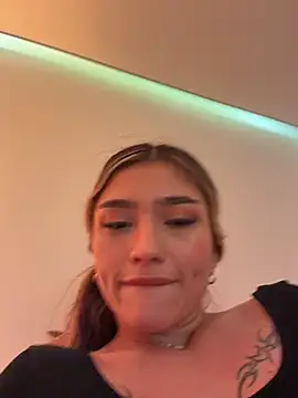 Ariannaa_1 - 20 squats, ass to the cam 😏