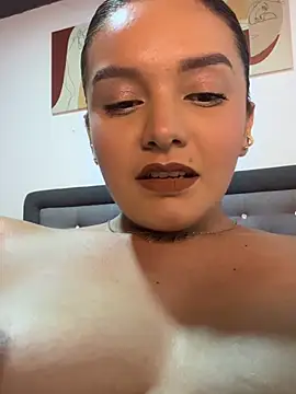Melanyprada - FINGERING PUSSY!