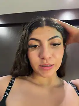 Arieel__722 - Two fingers in my big ASS🤤