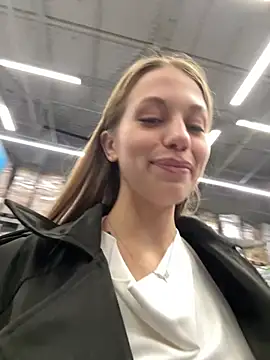 Olivia_Jemison - Spit on my tits + smear it