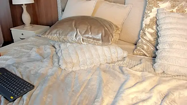 DakotaWangi - 💦Handjob + Visual contact💦
