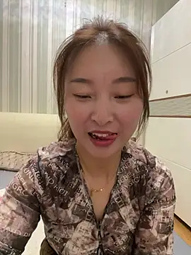 Lianer_520 - 平台首秀，希望哥哥们多多支持莲儿！