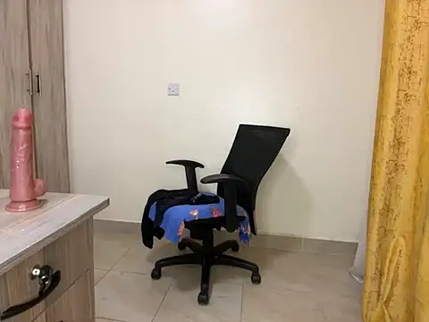 Freaky_squirter - SQUIRT IN DOGGY