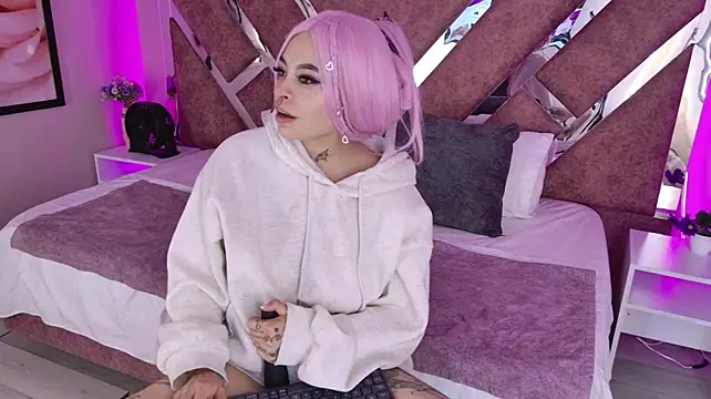 KatherineGomez - see your breasts