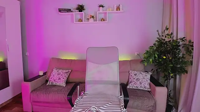 WowwGirl - POV: suck ut cock
