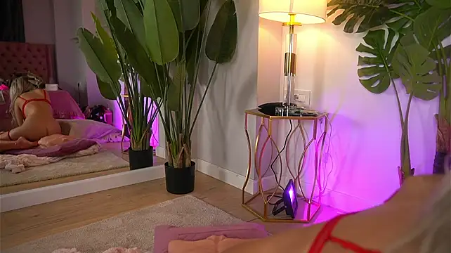SnowyElsaa - get my pussy dripping wet💦💦💦😈💋