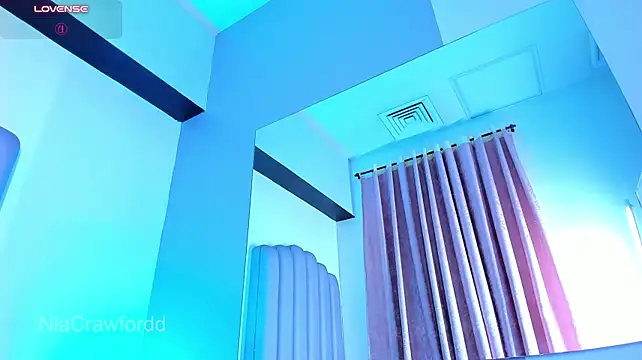 NiaCrawfordd - Fingers in ass