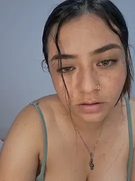 CHLOE_02 - Show ass and year