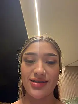 Ariannaa_1 - 20 squats, ass to the cam 😏