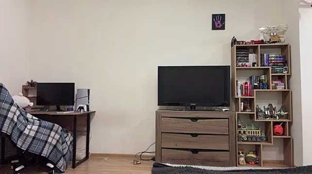 PaintedDisplay - Show my outfit?<3
