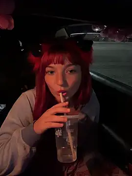 Princessmoon129 - 🤭 SUCK DILDO ON STRANGERS CAR 🤭