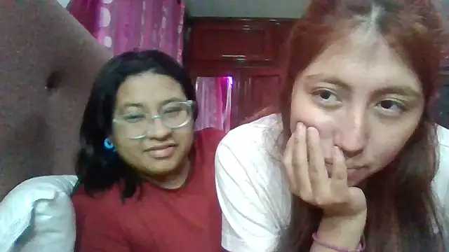 Sarah12333 - Meter mano en la pussy