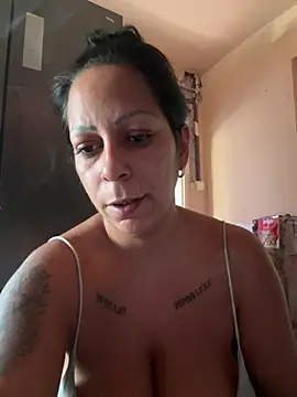 Wildfarmbabe - Félmeztelen make me topless
