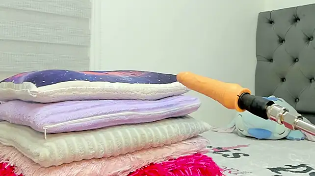 Elizabeth_18_ - BIG SQUIRT