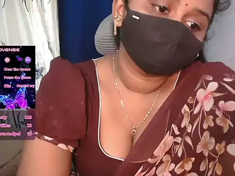 Pavani-Darling - ice on boobs in 5 mins