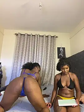 Nadia_sexx - fountain squirts!!!(both girls)