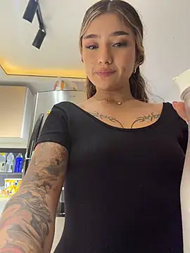 Ariannaa_1 - 20 squats, ass to the cam 😏