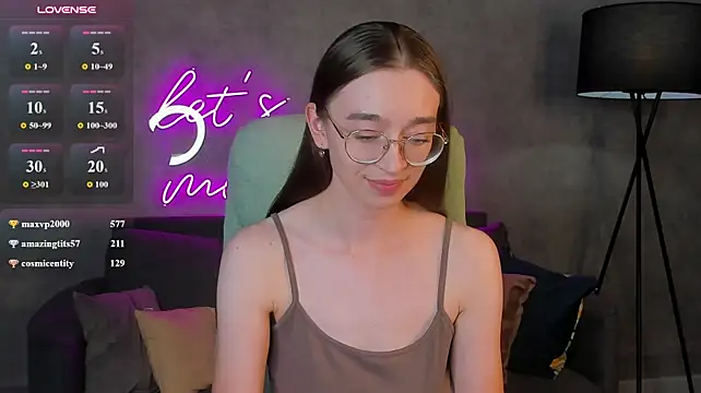 Lucy_Green - masturbate in panties 3 min